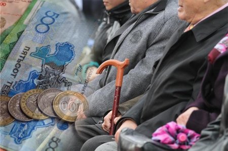 Вице-министр қазақстандықтардың қанша зейнетақы алатынын есептеп берді