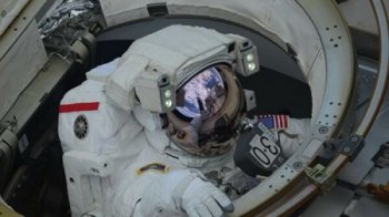 NASA астронавтары ашық ғарышқа шықты