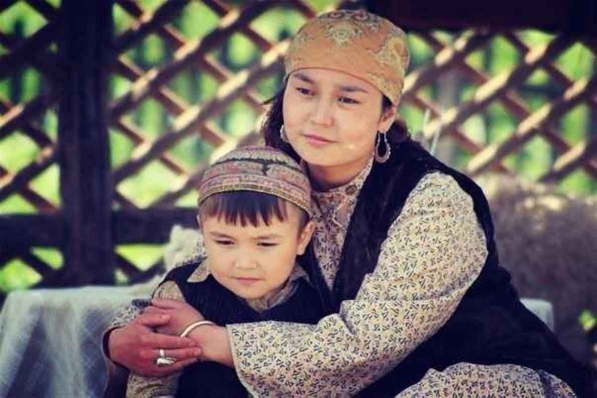 Журек песня на казахском. Казахская мама. Казашка мама. Мать казаха. Мама по казахски.