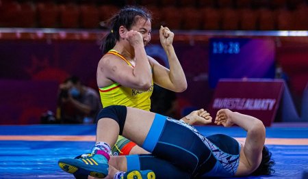 Эльмира Сыздықова әйелдер күресінен екі дүркін Азия чемпионы атанды