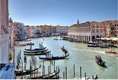 Венеция саяхаттап келген туристерден ақша ала бастайды