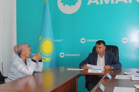 АУДАН ӘКІМІНІҢ ОРЫНБАСАРЫ ТҰРҒЫНДАРДЫҢ ТАЛАП-ТІЛЕГІН ТЫҢДАДЫ