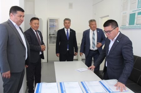 "Шипагер" бастауыш партия ұйымының жұмысымен танысты