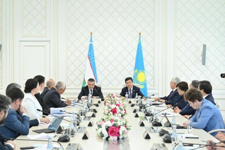 Қазақстан мен Өзбекстан депутаттары бірлескен жұмысты күшейтуге келісті
