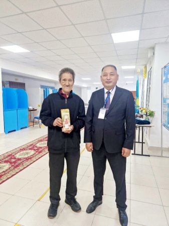 №66 сайлау учаскесінде жүзінші азамат таңдау жасады