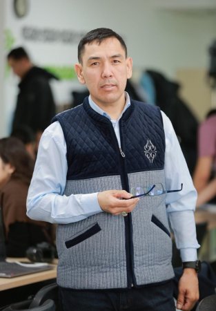 Ұйымдастырушылық пен ұлағатты ұштастырған