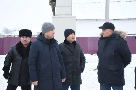 Аудан әкімі Түктібаев және Бекарыстан би ауылындағы құрылыс жұмыстарын көрді