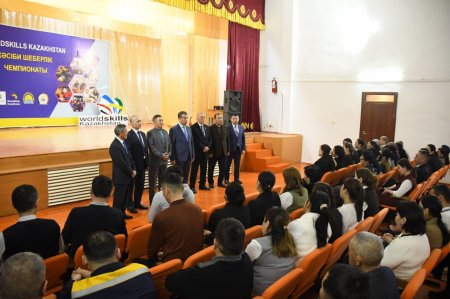 Аудан әкімі елді мекендерді аралап. тұрғындармен кездесті