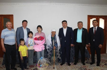 Жеңіс күні қарсаңында тыл еңбеккерлеріне құрмет көрсетілді