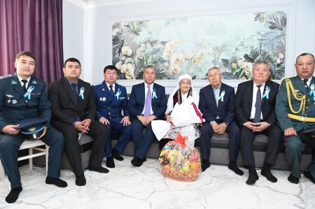 Аудан әкімі тыл ардагерлерін мерекемен құттықтады
