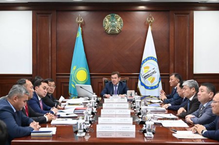 Мәжілісте теміржол саласы мен инфрақұрылымын дамыту мәселесі талқыланды