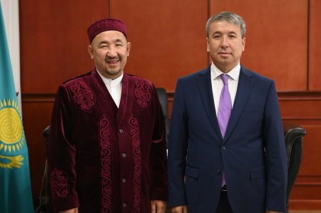 Өзекті мәселе жөнінде ой өрбітті