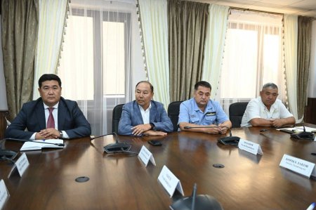 Аудан әкімі теміржол мекемелерінің басшыларымен кезедсті